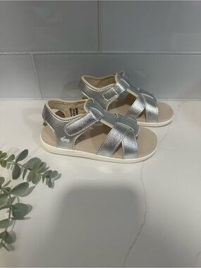 See Kai Run Basics Toddler Logan T-Strap Unisex Sandals Silver Metallic Size 10